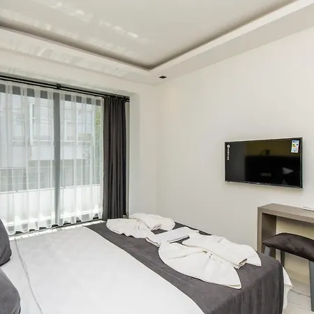 Otel Leonis