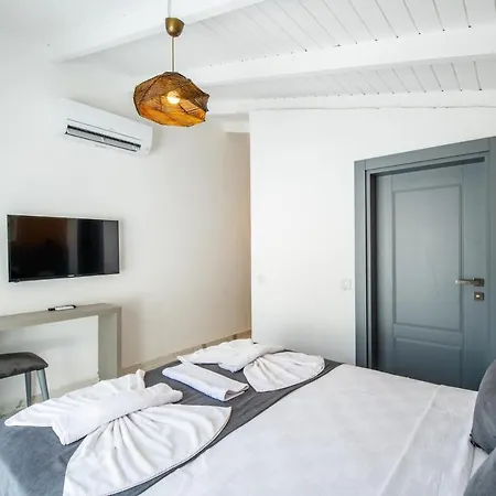 Leonis Otel *