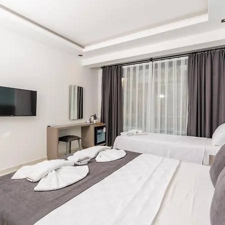 Otel Leonis
