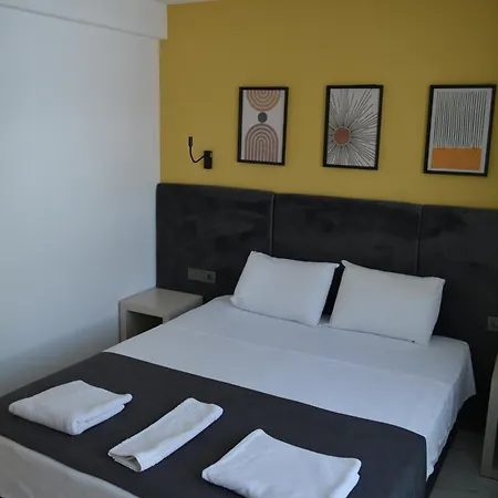 Otel Leonis