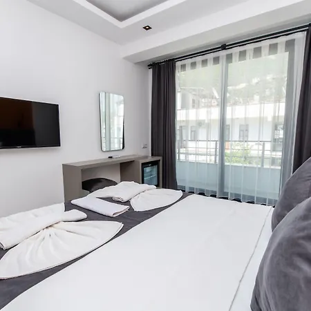 Leonis Otel