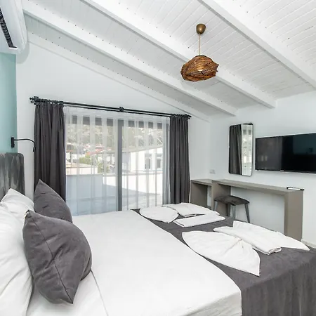 Leonis Otel