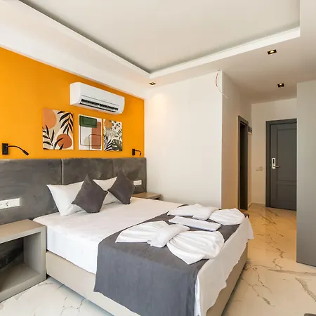 Leonis Otel *