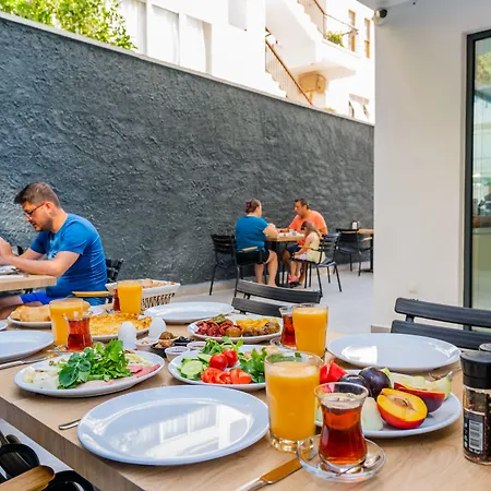 Leonis Otel